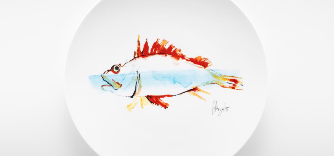 Plate painted by Rosa Aguiló