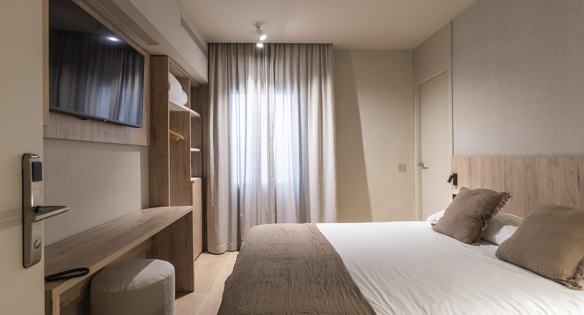 Interior double room